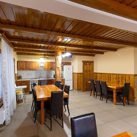 Conacul De Sub Munte Villa Novaci-Straini Ngoại thất bức ảnh