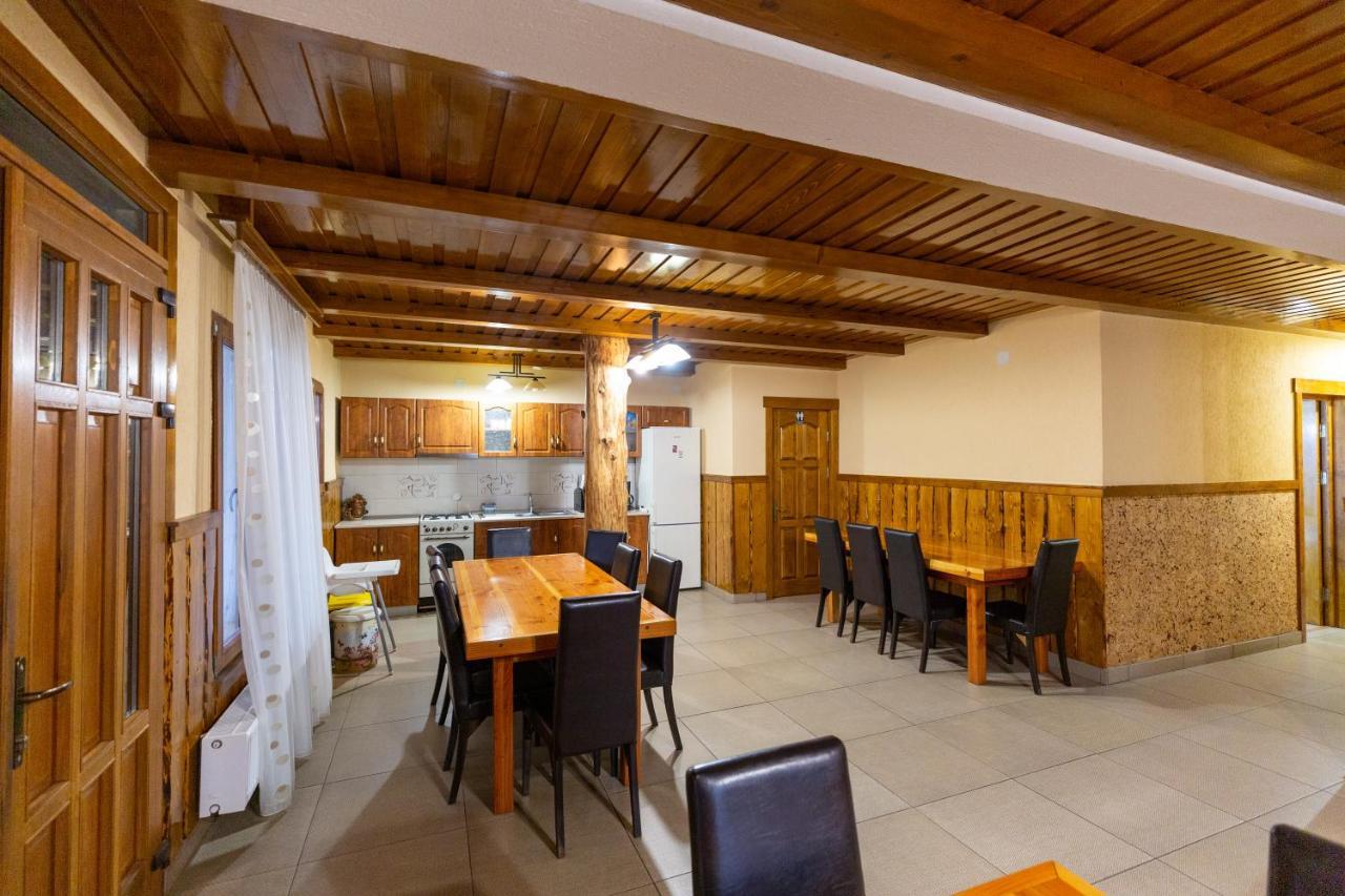 Conacul De Sub Munte Villa Novaci-Straini Ngoại thất bức ảnh