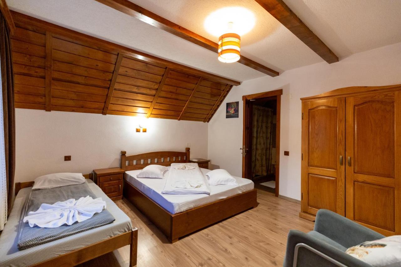Conacul De Sub Munte Villa Novaci-Straini Ngoại thất bức ảnh